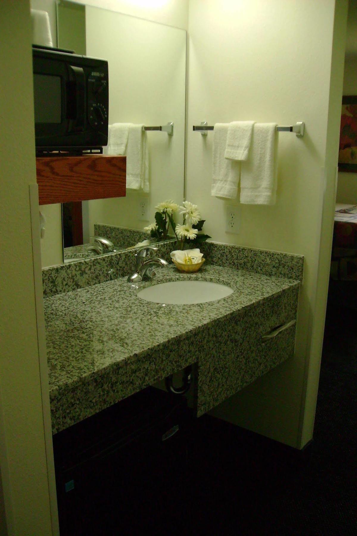 Hotel Travelodge By Wyndham Moor Near Covington 2*